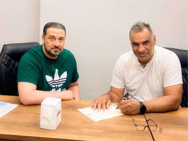 من توقيع العقود