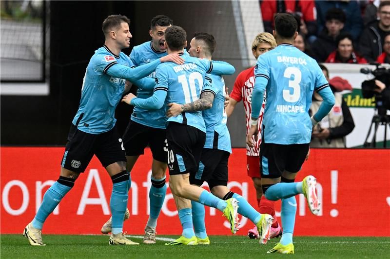 لاعبو باير ليفركوزن