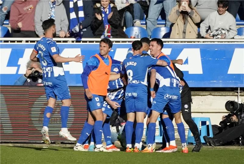 لاعبو ديبورتيفو ألافيس