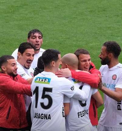 لاعبو فاتح قرا