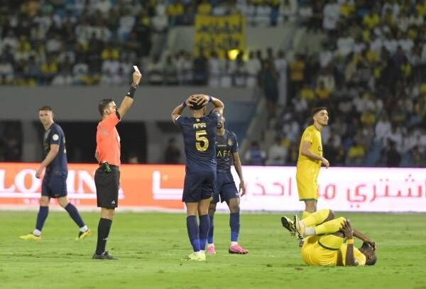 لقاء سابق بين الفريقين