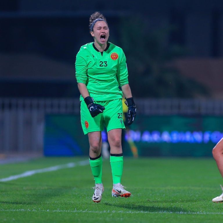 الأمريكية ليندسي هاريس