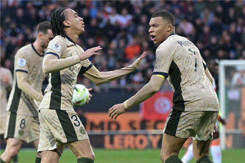 لاعبو باريس سان جيرمان