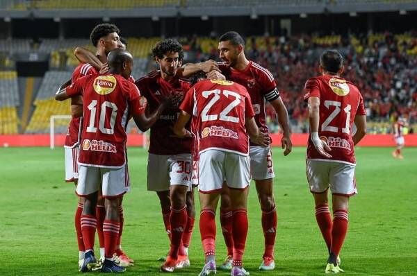 لاعبو الأهلي