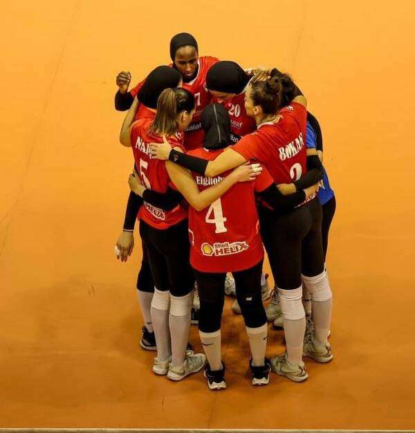 لاعبات الأهلي