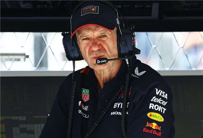 أدريان نيوي