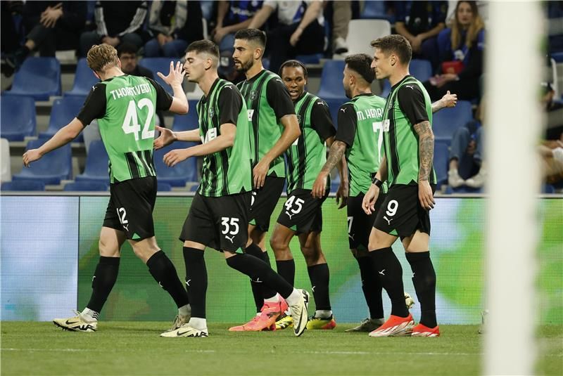 لاعبو ساسولو