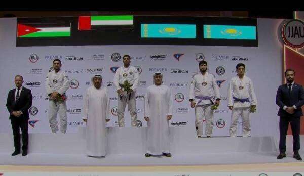 من مراسم التتويج