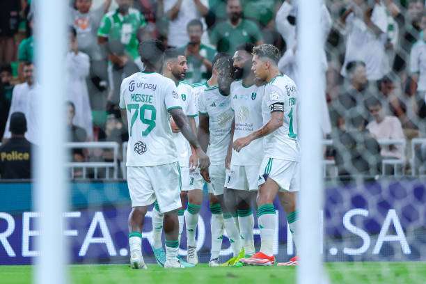 لاعبو الأهلي