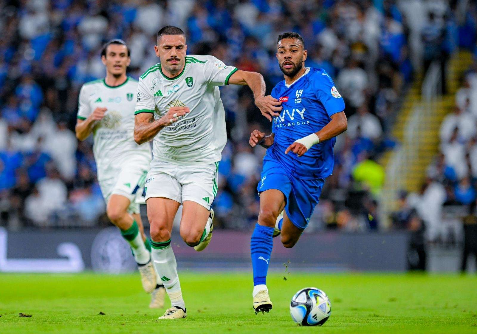 من الكلاسيكو بين الهلال والأهلي