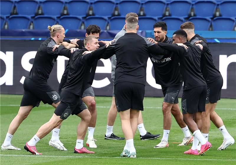 من تدريبات باريس