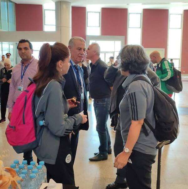 من الاستقبال