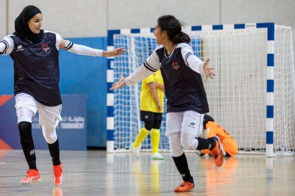 لاعبات منجم المواهب في الصالات