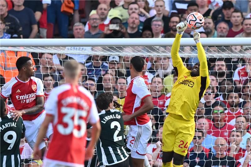 أرسنال أمام مانشستر يونايتد