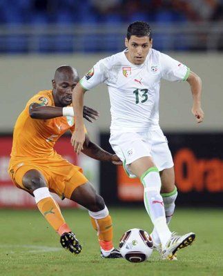 اللاعب الدولي الجزائري كريم مطمور