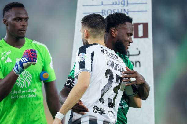 لقاء سابق بين الفريقين