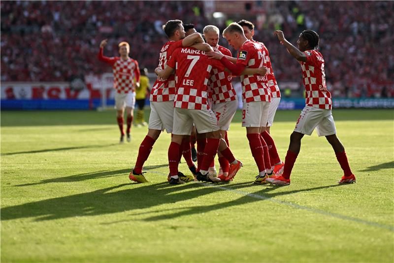 لاعبو ماينز