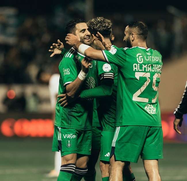 لاعبو الأهلي