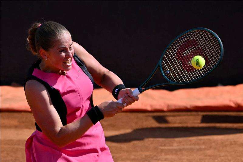 يلينا أوستابينكو