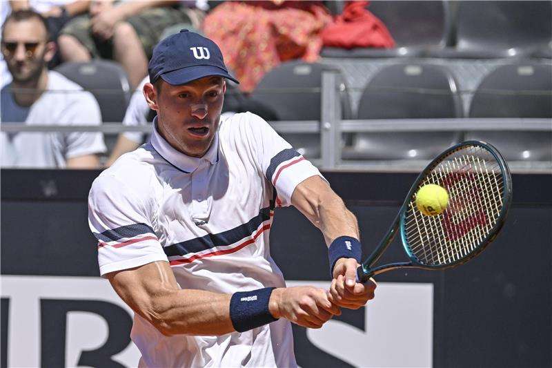 نيكولاس جاري