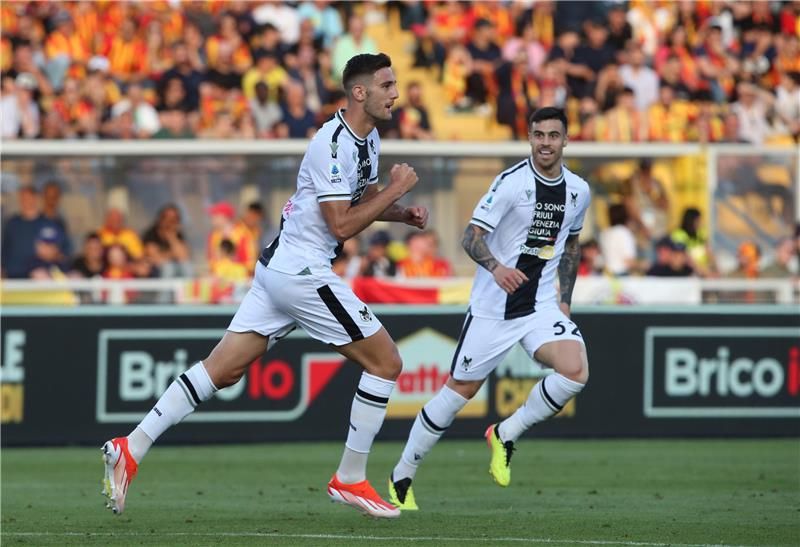 فرحة لاعبي أودينيزي