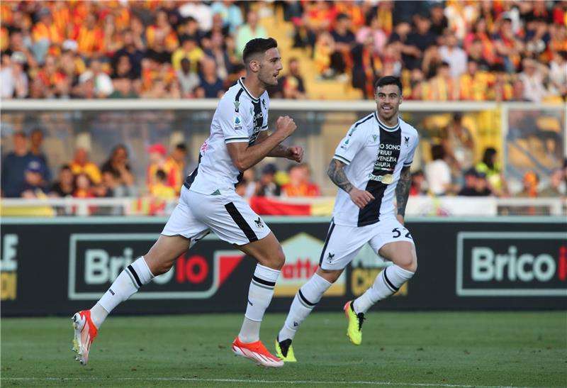 فرحة لاعبي أودينيزي