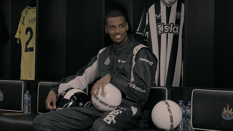 NUFC_JS_FX6_0388.00_08_11_15.Still015