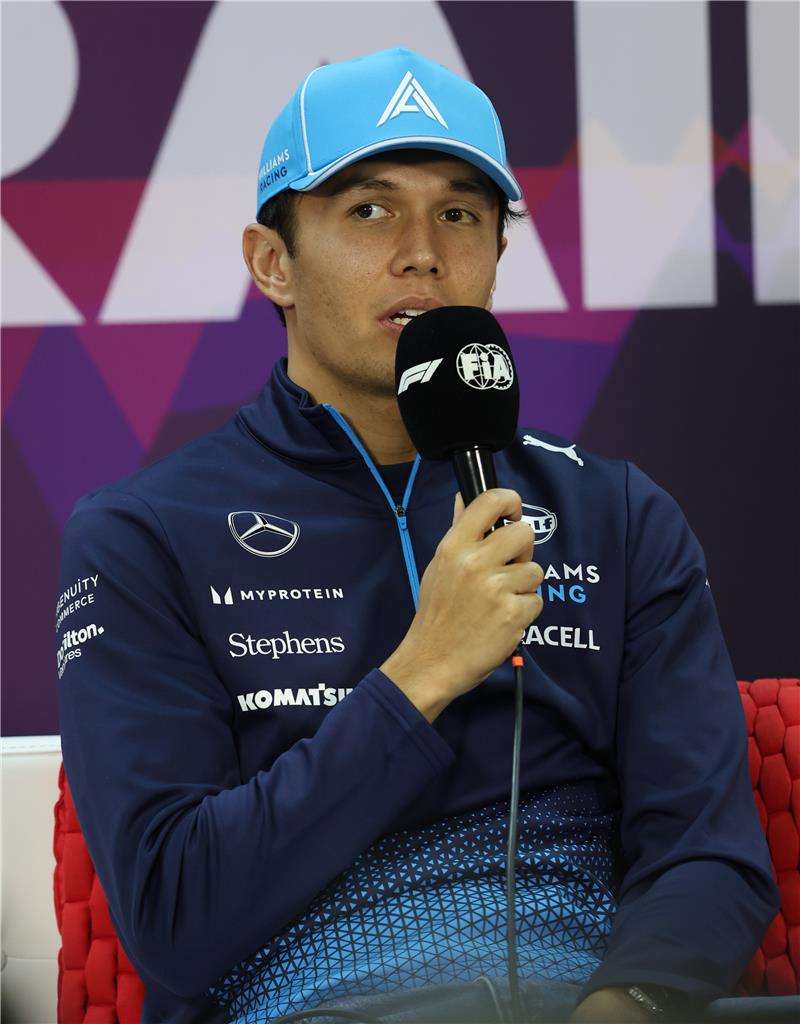 أليكس ألبون