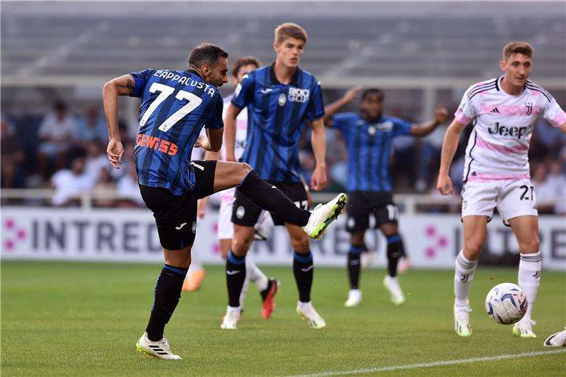 لقاء سابق بين الفريقين