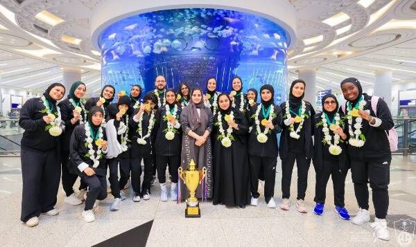 تكريم لاعبات اليد بالأهلي