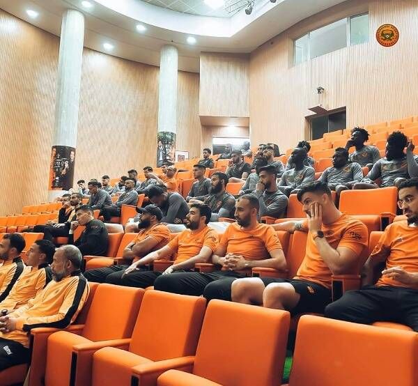 من الاجتماع