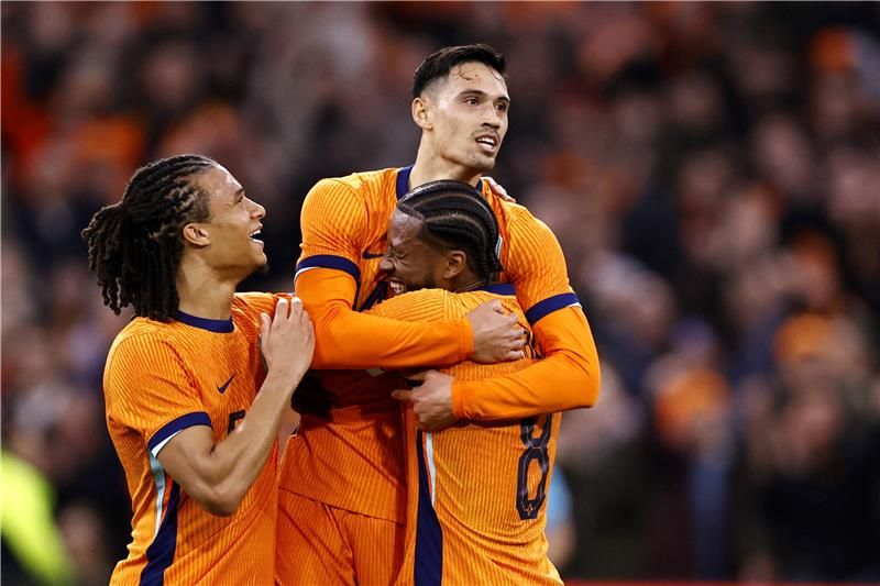 منتخب هولندا - أرشيفية