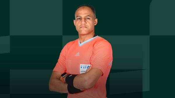 حكم المباراة إسماعيل الفاتح