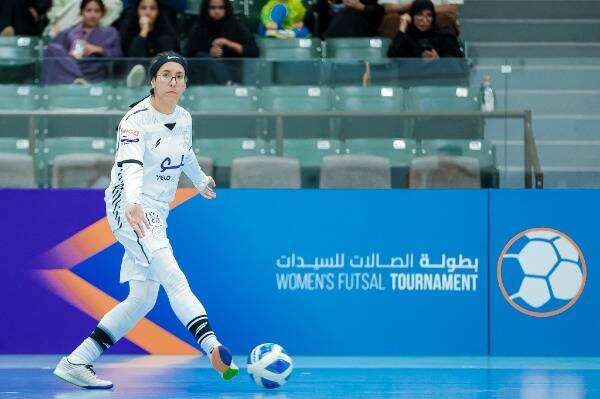 الشباب في بطولة الصالات للسيدات