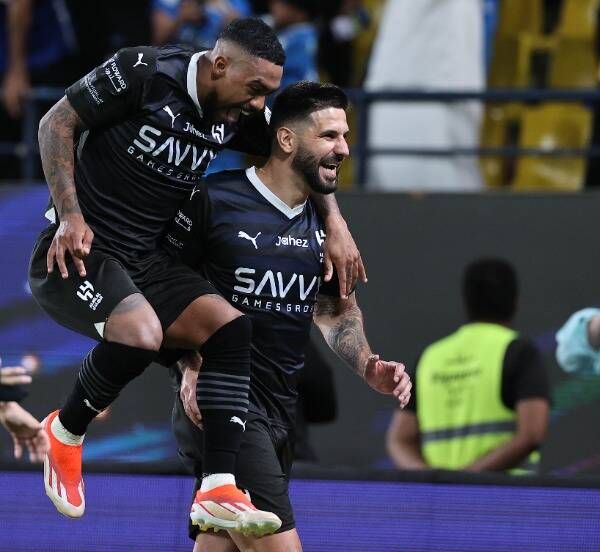 فرحة ميتروفيتش ومالكوم بهدف الهلال