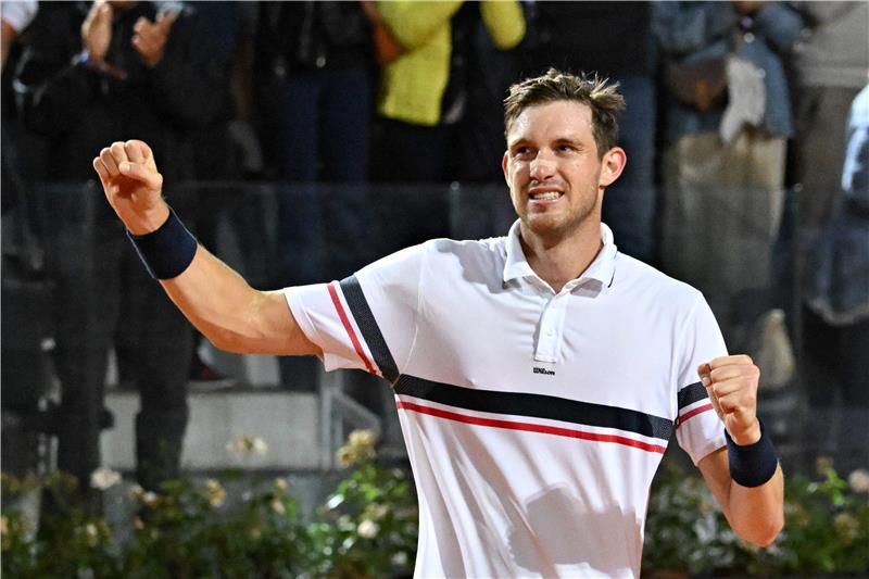 نيكولاس جاري