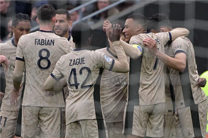 لاعبو باريس سان جيرمان