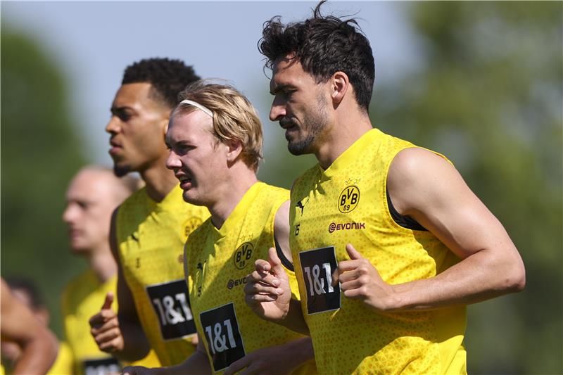 لاعبو دورتموند