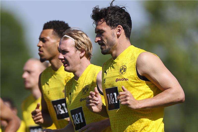 لاعبو دورتموند