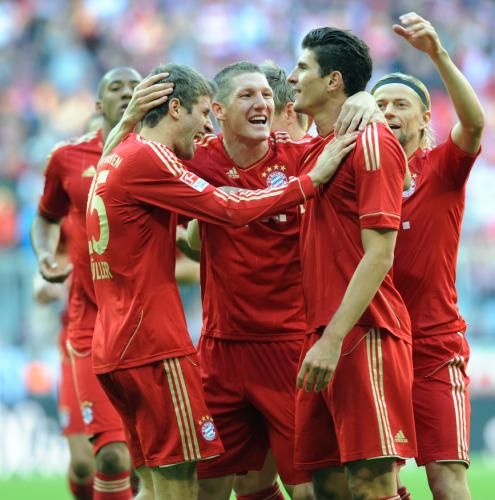 2011-10-15t142259z_01_ber103_rtridsp_3_soccer-germany_reuters