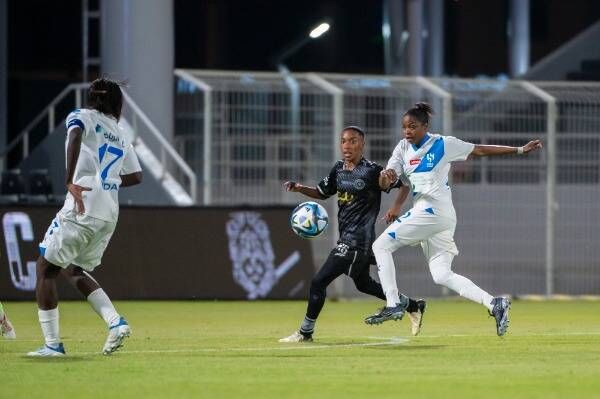 لقاء الشباب والهلال في الدوري الممتاز للسيدات