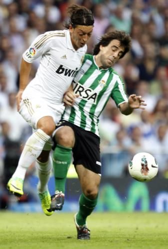 2011-10-15t172841z_01_sps09_rtridsp_3_soccer-spain_reuters