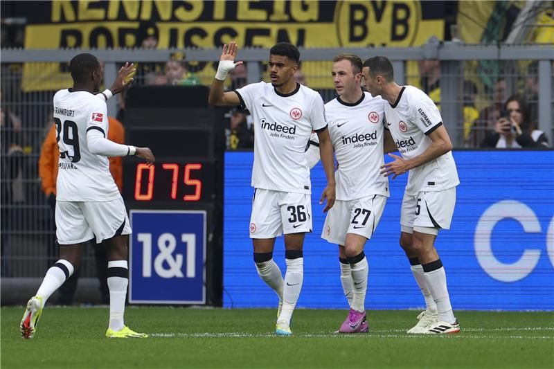 لاعبو أينتراخت فرانكفورت