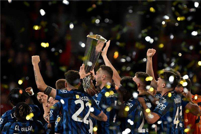 من مراسم التتويج