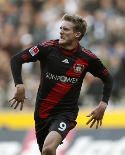 فرحه شورله مهاجم ليفركوزن بهدف التعادل بمرمى غلادباخ