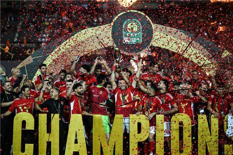 من تتويج الأهلي