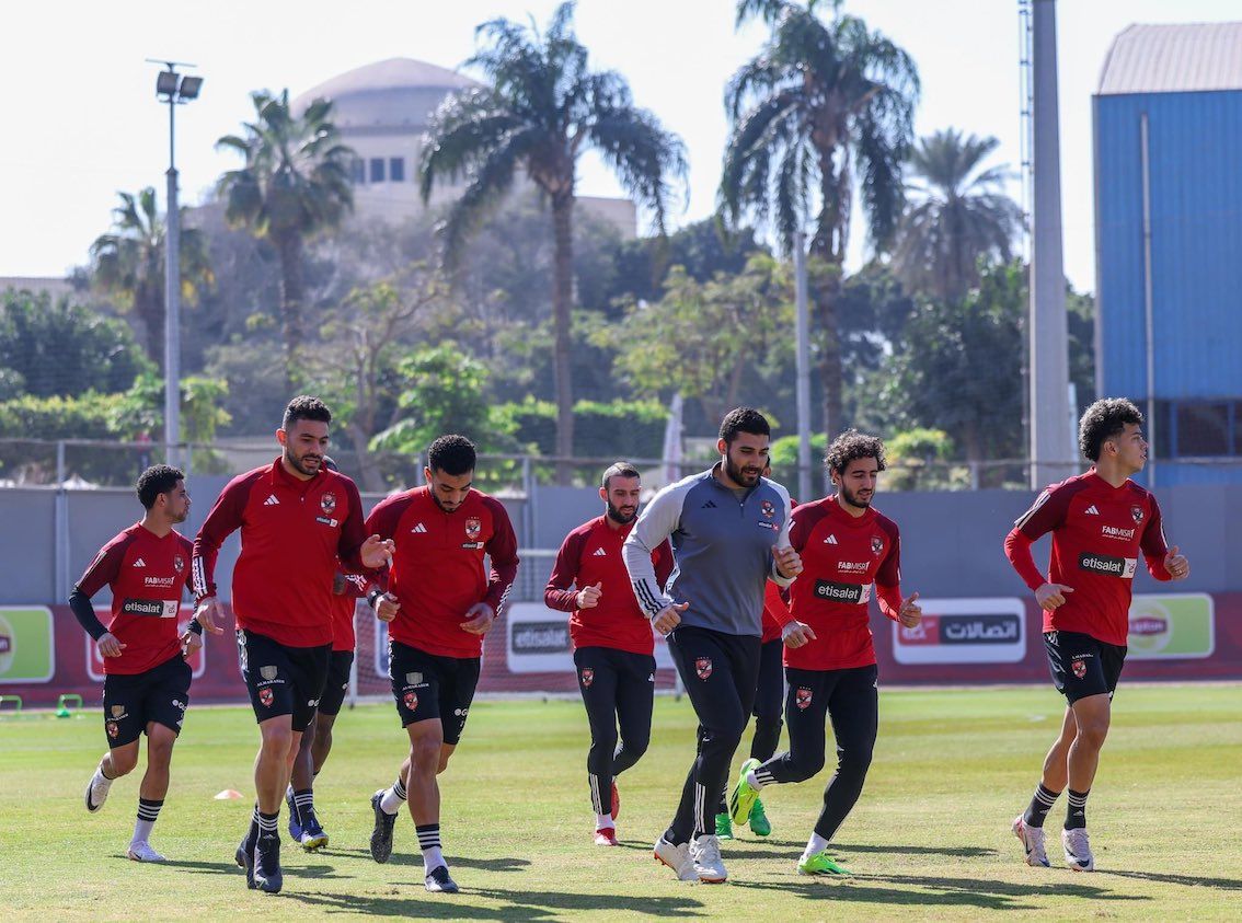 لاعبو الأهلي