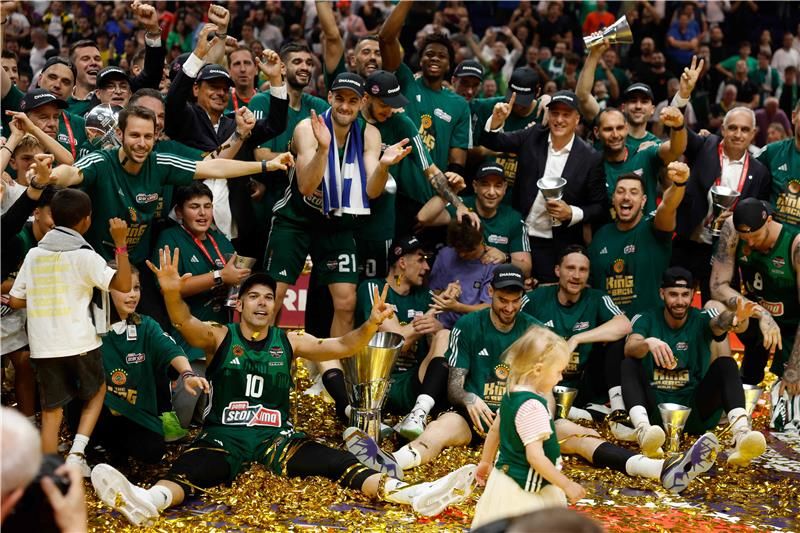 من تتويج باناثينايكوس