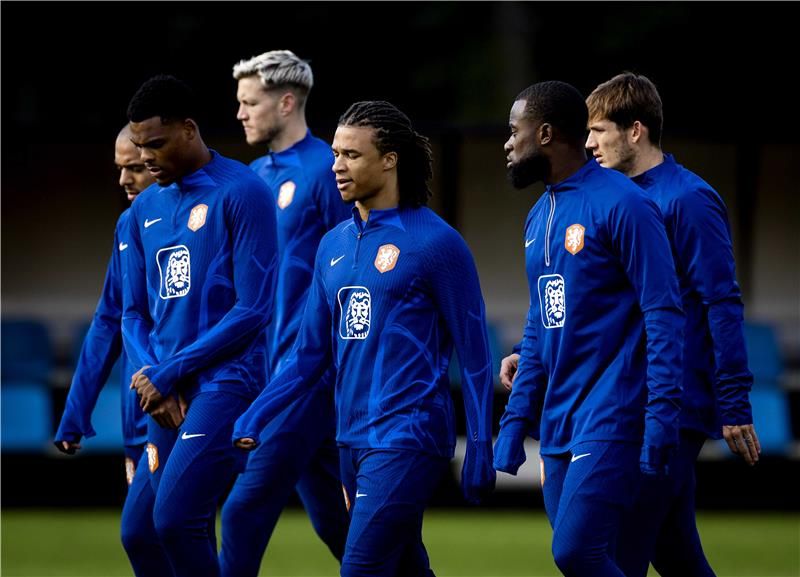 لاعبو هولندا