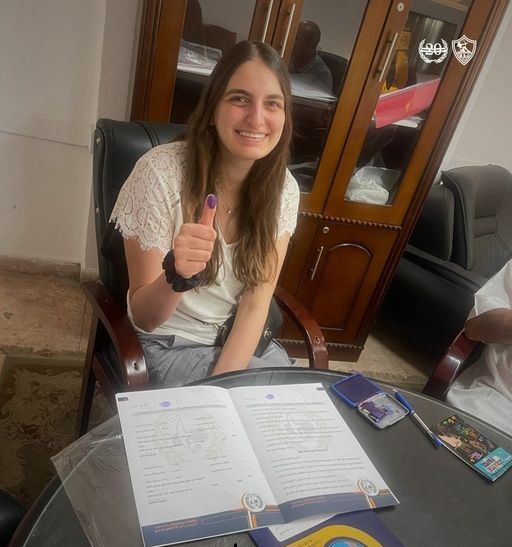 من تجديد تعاقد فريدة العسقلاني - صورة رسمية من حسابات النادي